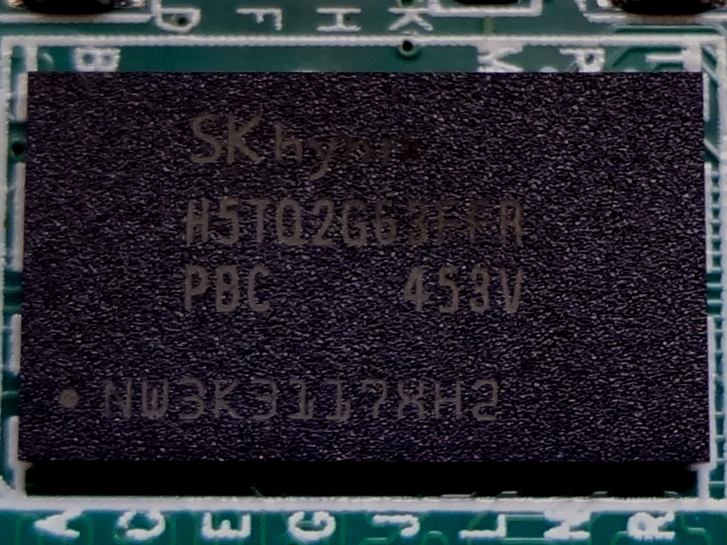 SK hynix H5TQ2G63FFR-PBC 20150616.jpg