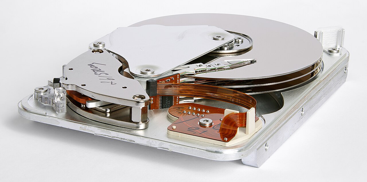 Seagate ST33232A hard disk inner view.jpg