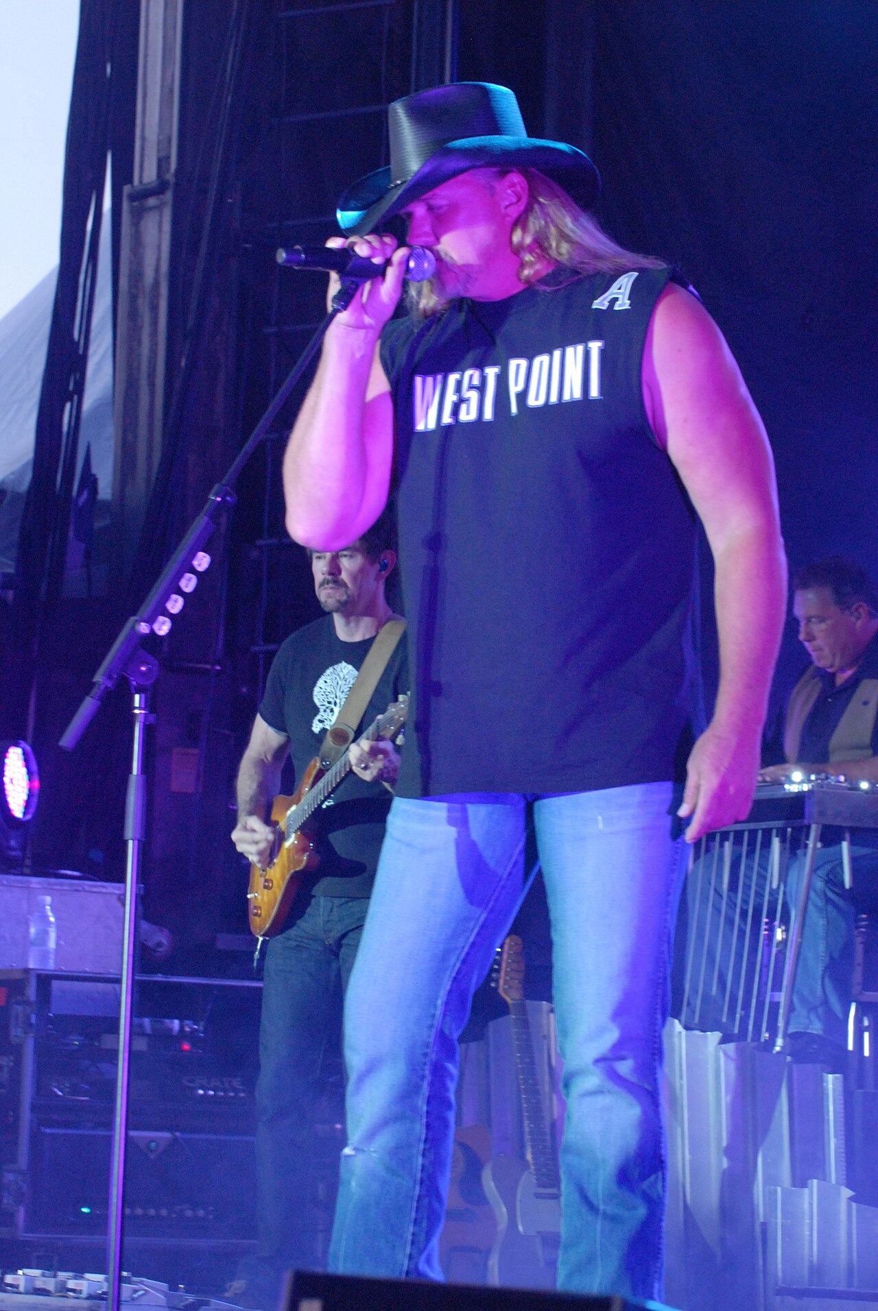 Trace Adkins 2009.jpg