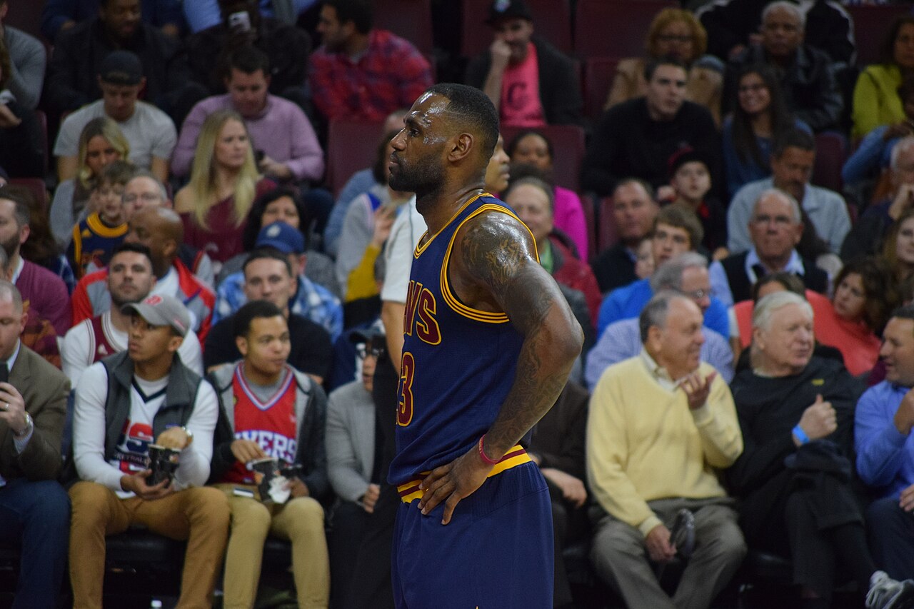 Lebron james 76ers.jpg