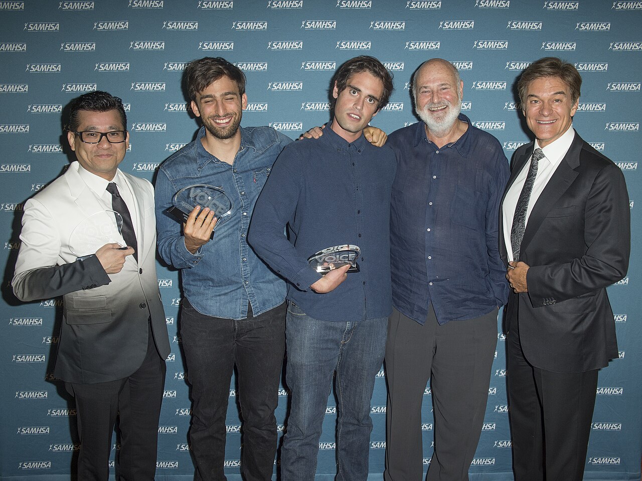 Substance Abuse and Mental Health Services Administration (SAMHSA) Special Recognition Award and a 2016 Voice Award for their film Being Charlie with (left to right) Johnson Chan, Matt Elisofon, Nick Reiner, Rob Reiner and Mehmet Oz.jpg