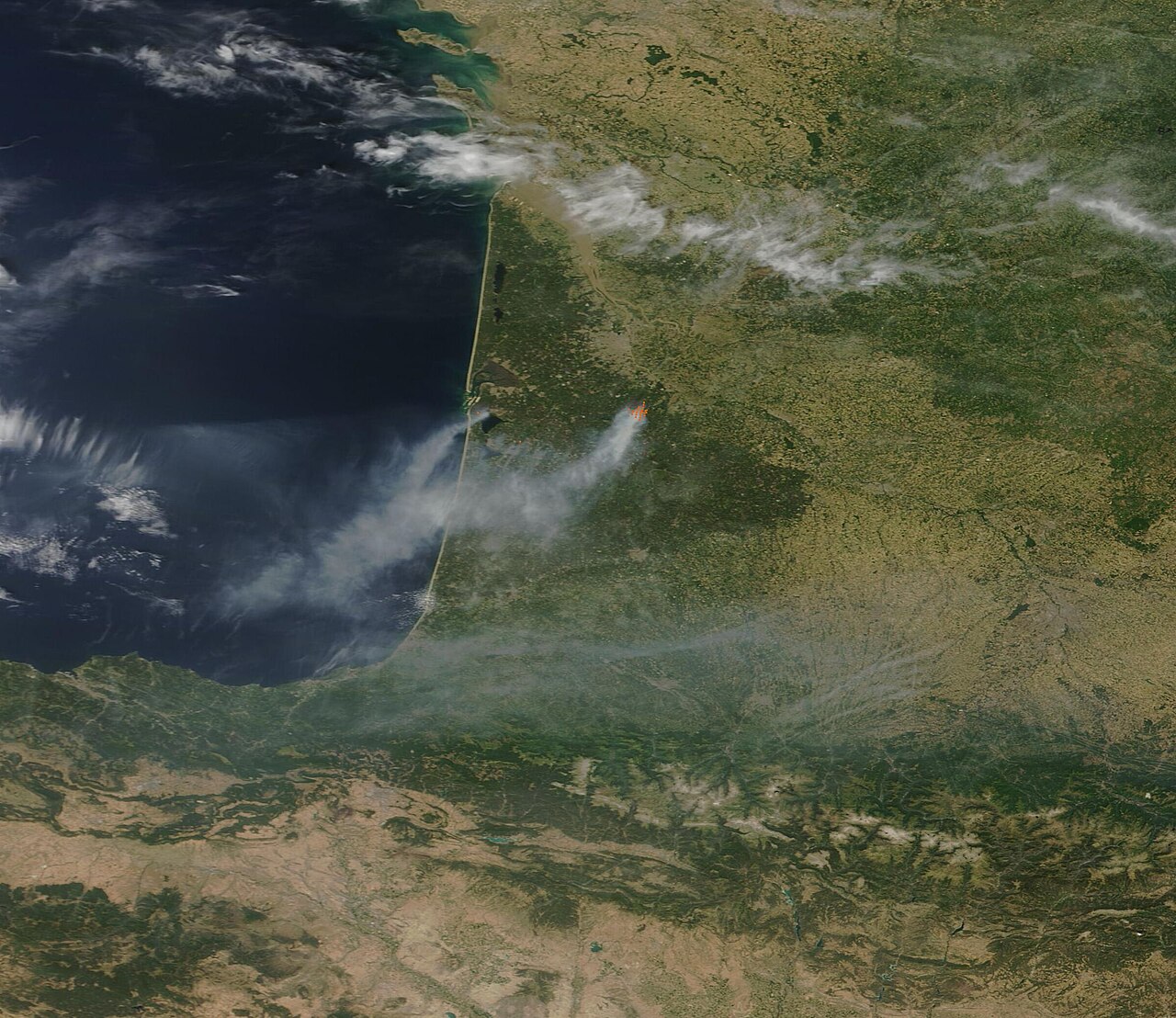 2022-07-15 - Wildfires in France.jpg