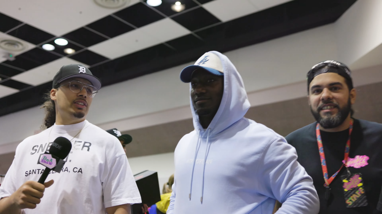 Deebo Samuel Sneaker Shopping At Sneaker Con 2022.png