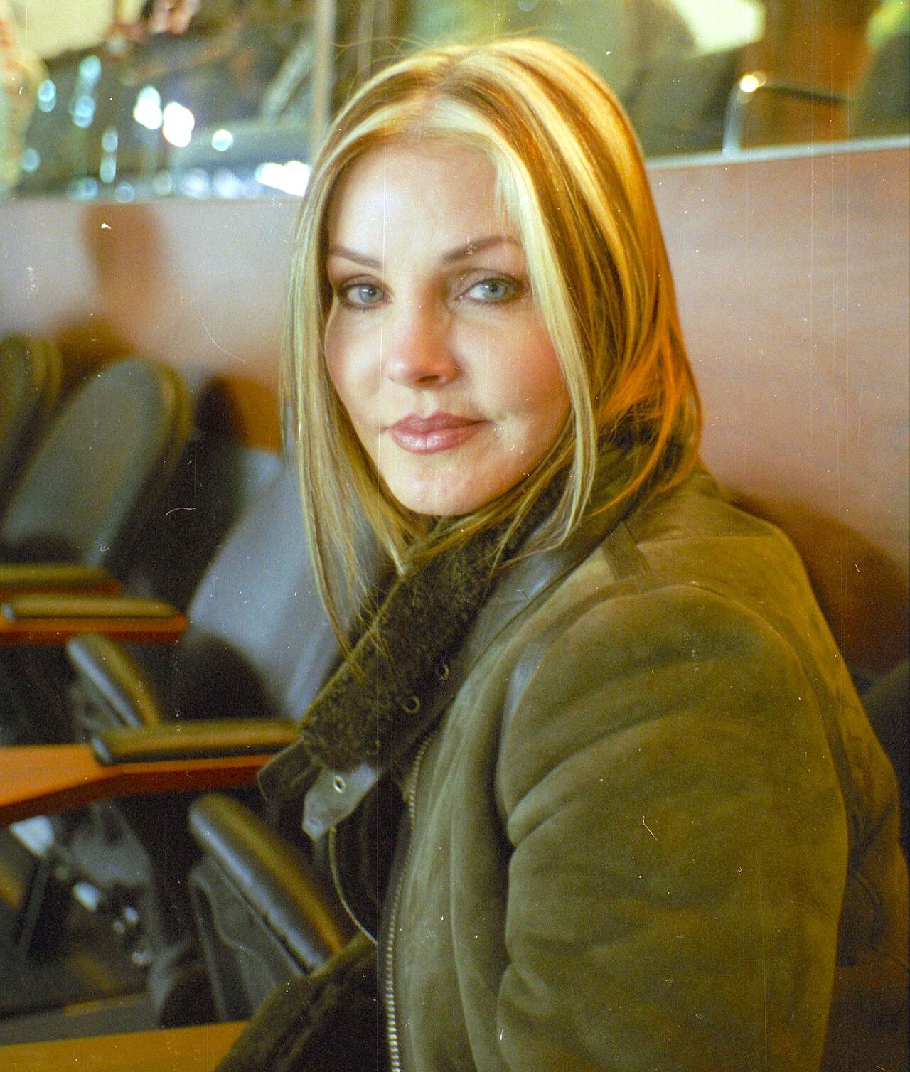 Priscilla Presley (2003).jpg
