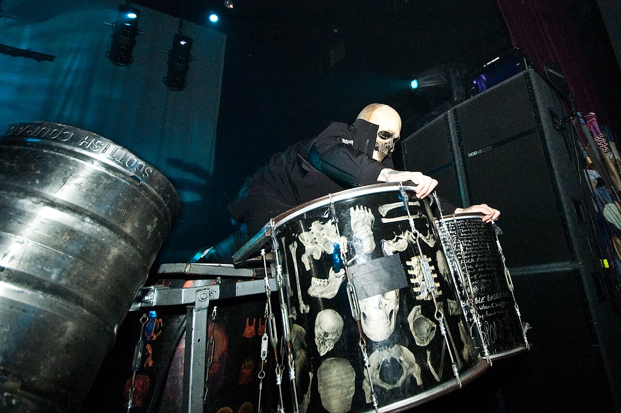 Sid Wilson of Slipknot in 2005.jpg
