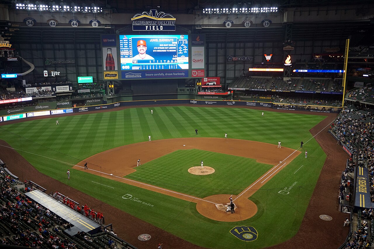 St. Louis Cardinals vs. Milwaukee Brewers September 2023 27 (in-game action).jpg