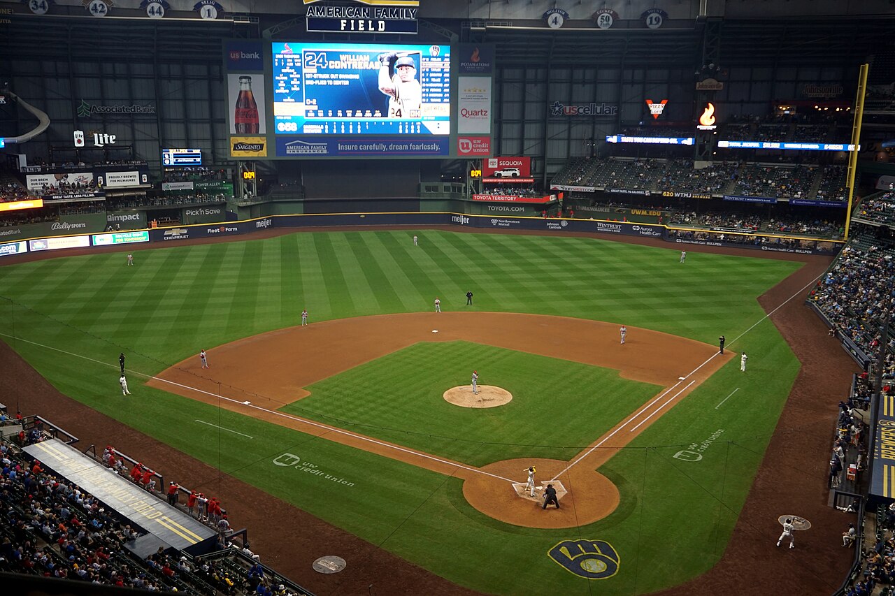 St. Louis Cardinals vs. Milwaukee Brewers September 2023 22 (in-game action).jpg