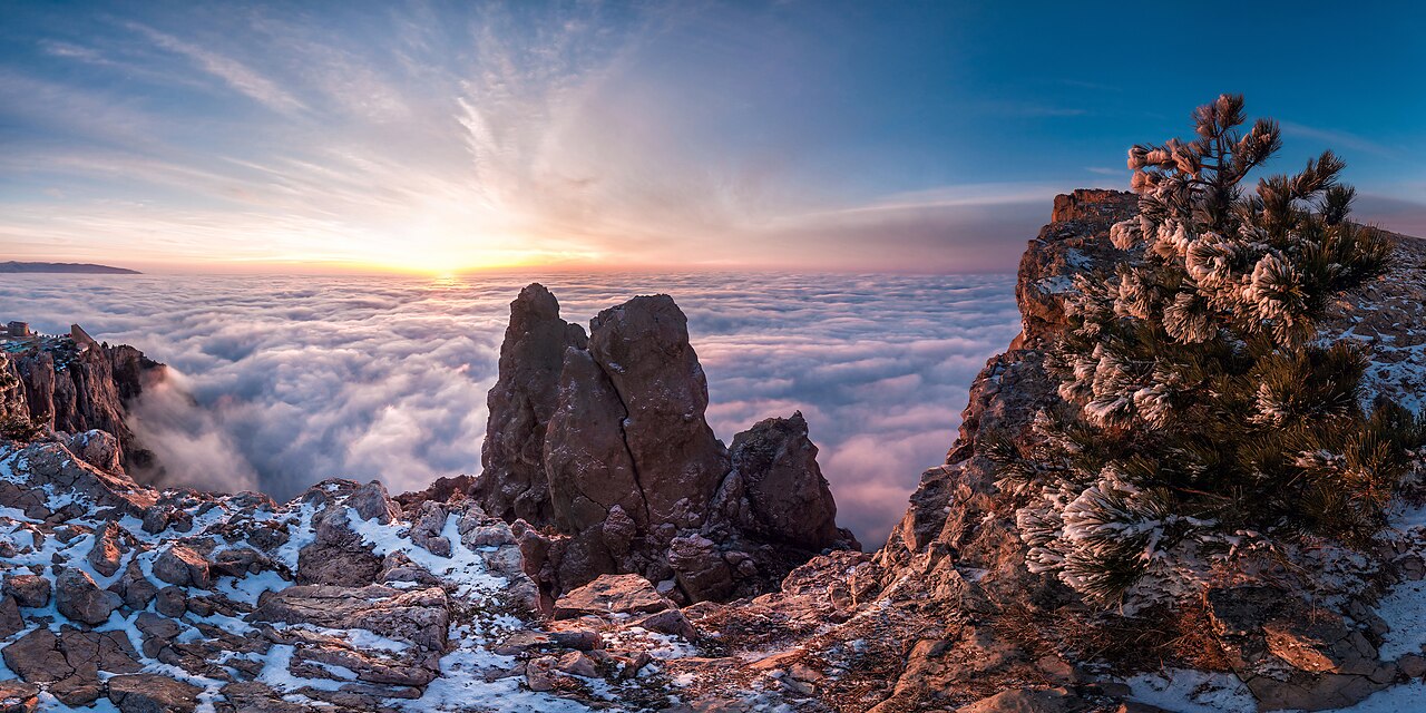 Crimea, Ai-Petri, low clouds.jpg