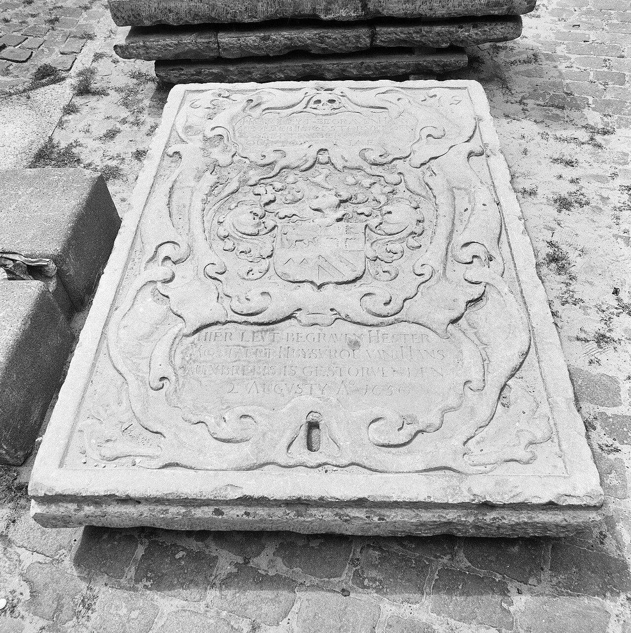 Grafzerk Hans Auxbrebis en Hester Mostaert 1666 en 1650, Noorderkerk - Amsterdam - 20002724 - RCE.jpg
