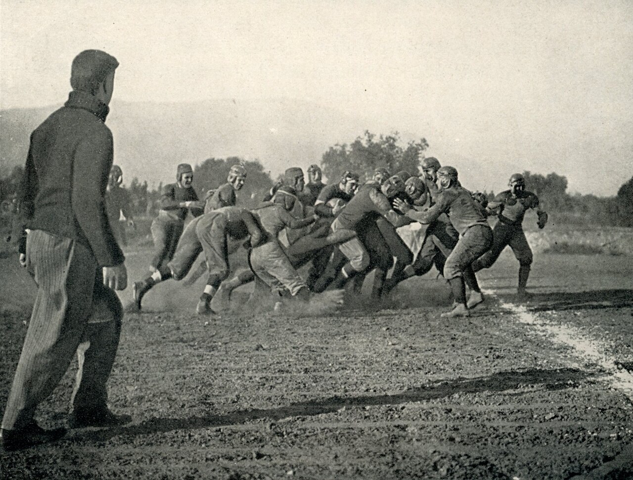 Pomona College football team, 1911.jpg