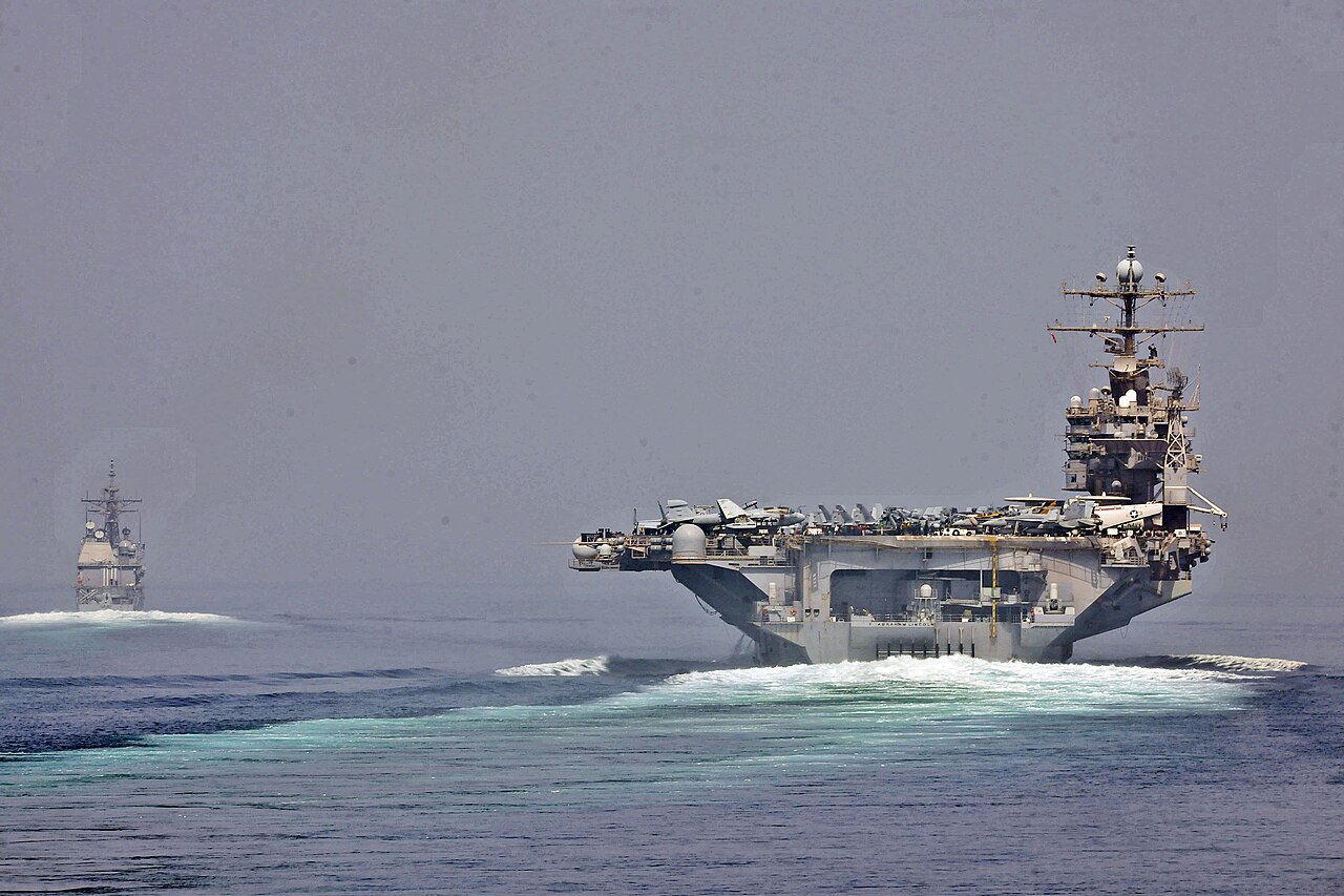 Flickr - Official U.S. Navy Imagery - U.S. Navy ships transit the Strait of Hormuz..jpg