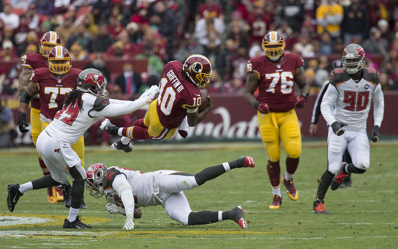 RG3 vs Buccaneers 2014.jpg