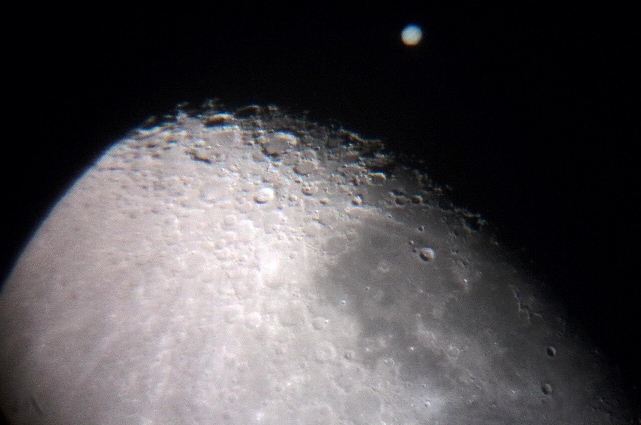 Ocultación de Júpiter por la Luna.jpg